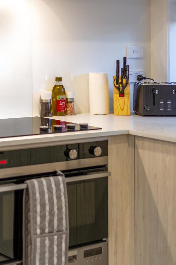 شقة Vibrant City Abode - 2 Bed 2 Bath كريستتشيرش المظهر الخارجي الصورة