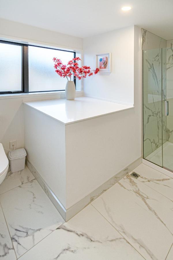 شقة Vibrant City Abode - 2 Bed 2 Bath كريستتشيرش المظهر الخارجي الصورة